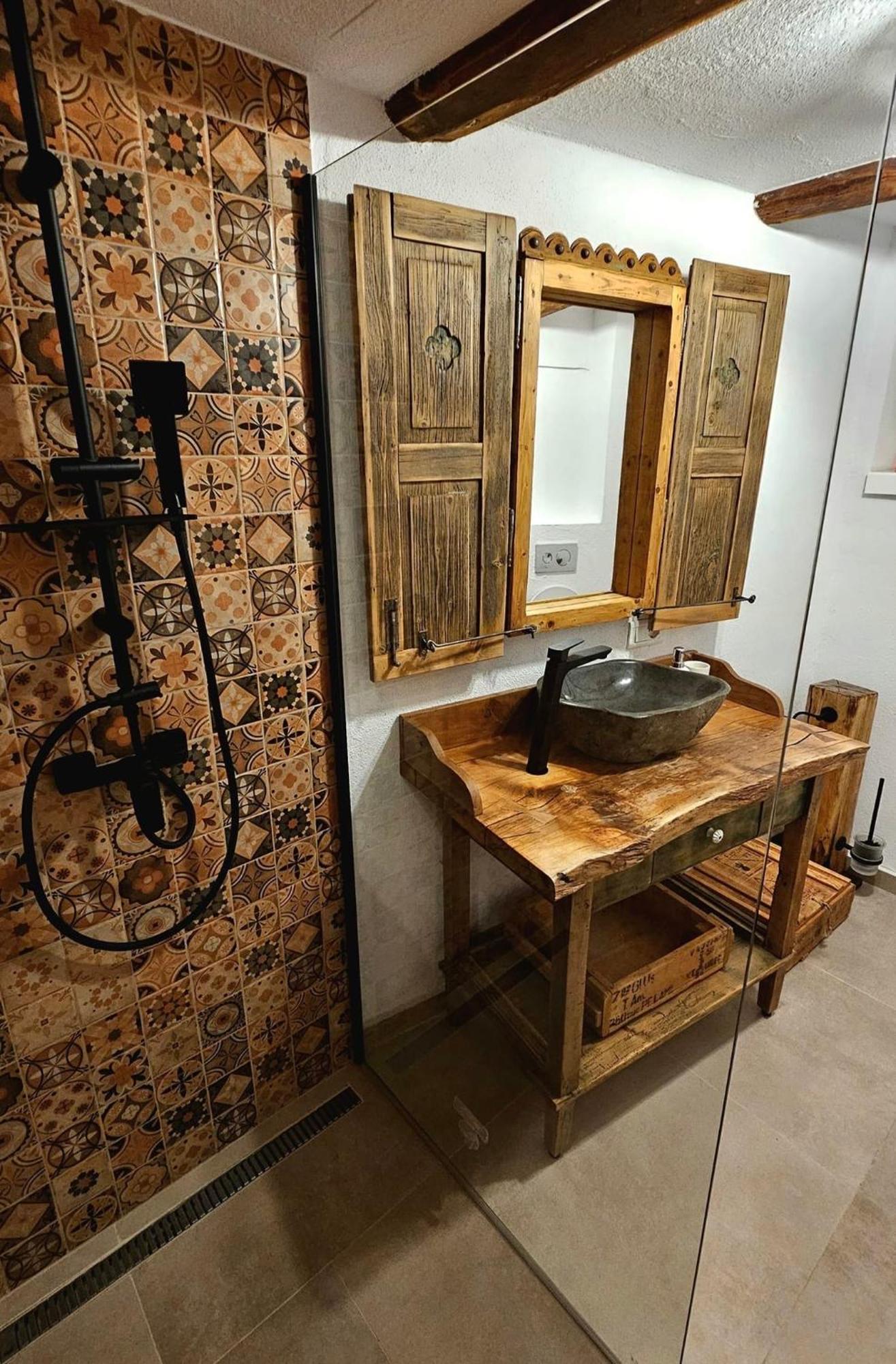 הוילה Fantanele  The Hut Retreat מראה חיצוני תמונה
